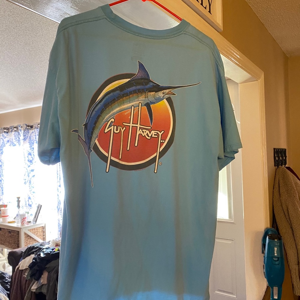 men’s t-shirt